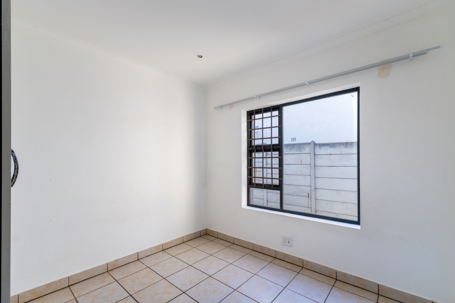 To Let 3 Bedroom Property for Rent in Levallia Western Cape